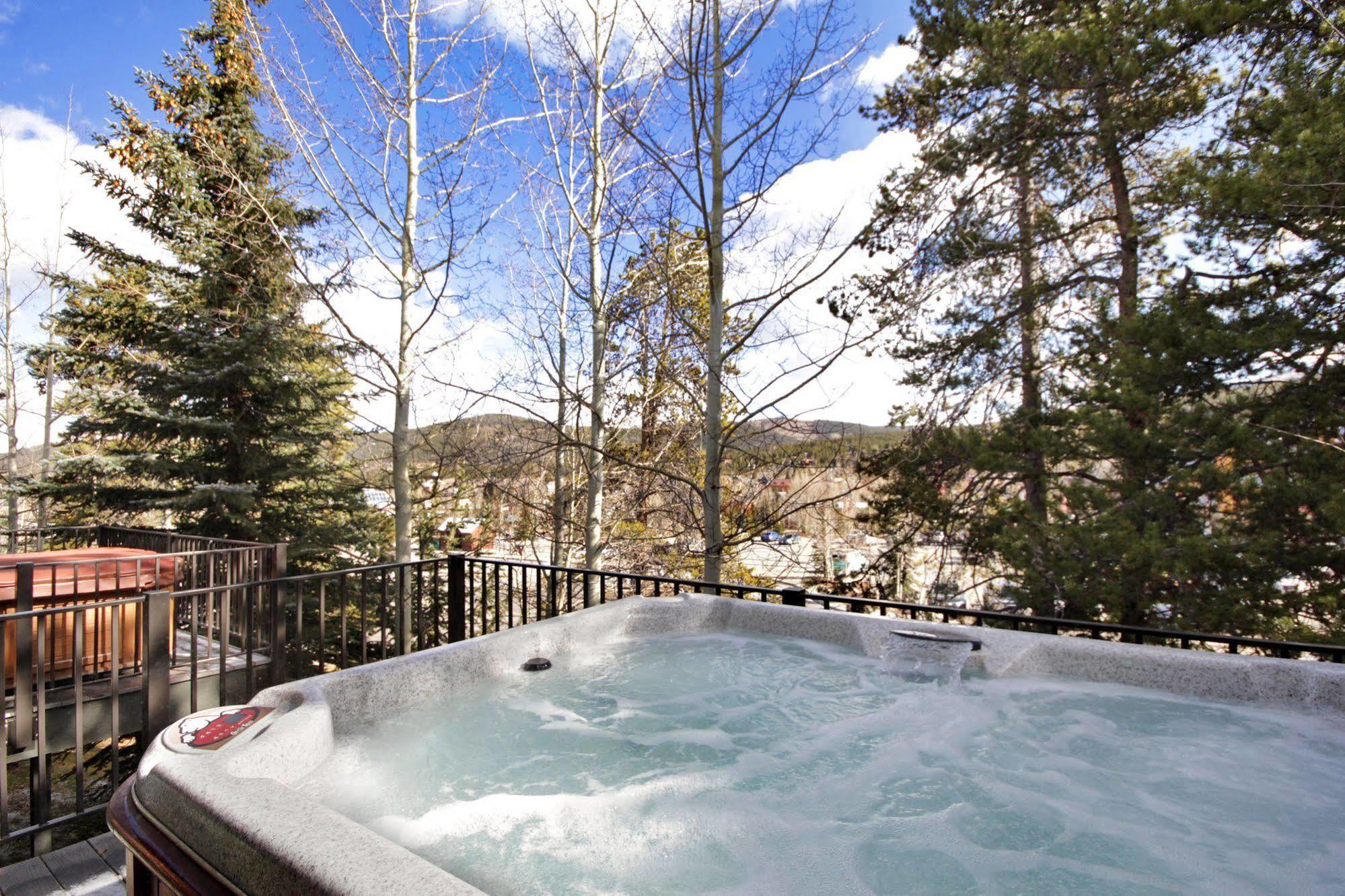 One Breckenridge Place Townhomes Exterior photo